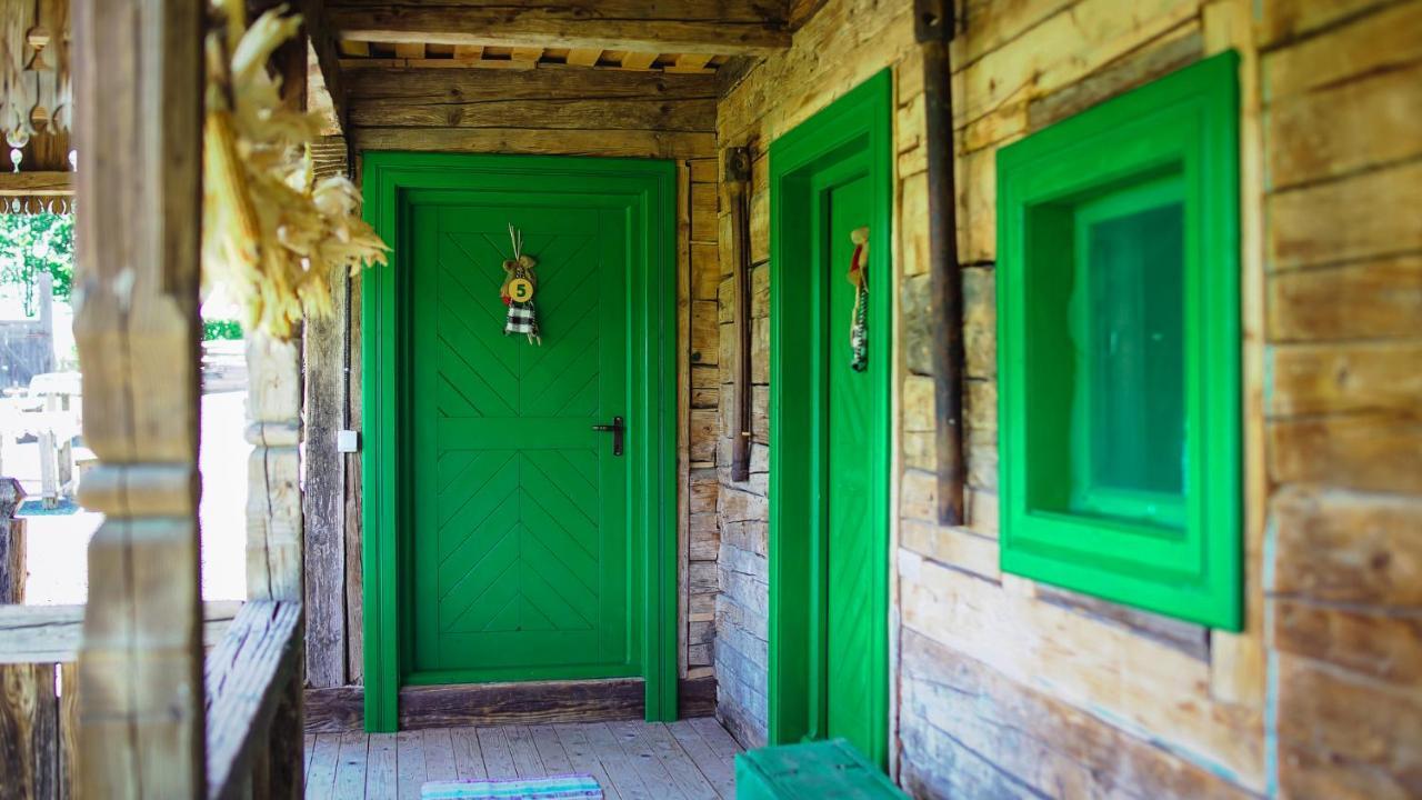 Surdesti  Iz De Maramures Rural Hotel (Adults Only) מראה חיצוני תמונה