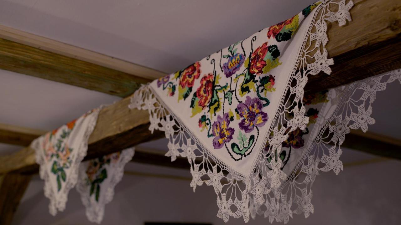 Surdesti  Iz De Maramures Rural Hotel (Adults Only) מראה חיצוני תמונה