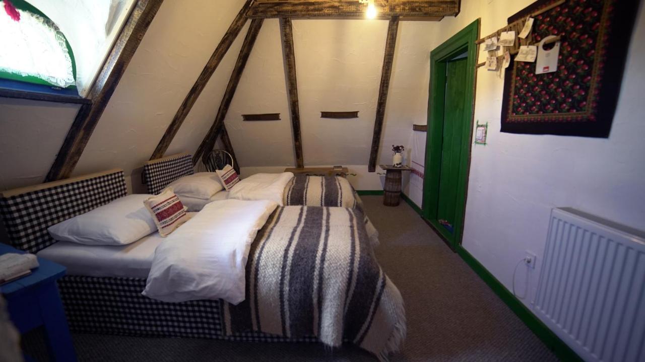 Surdesti  Iz De Maramures Rural Hotel (Adults Only) מראה חיצוני תמונה